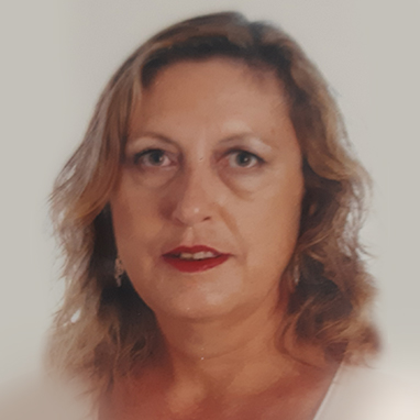 Dña. Isabel Camacho Mena