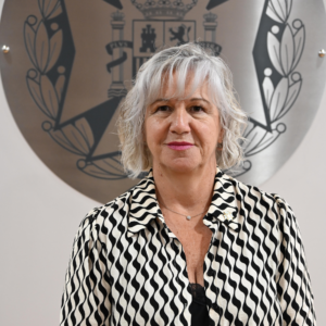 Dña. Montserrat Angulo Perea
