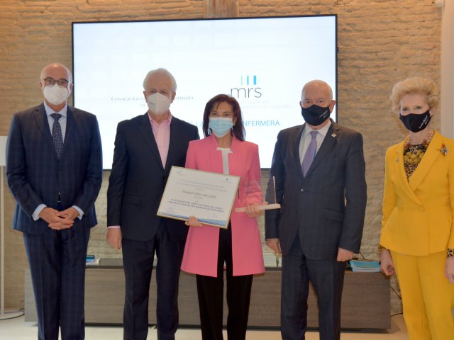 Encarna Fernández del Palacio, directora de enfermería del hospital Clínico San Carlos de Madrid, recogió el undécimo premio al centro con mejor reputación para los gestores de enfermería