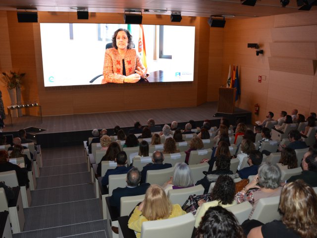 La consejera de Salud de Andalucía inauguró el acto