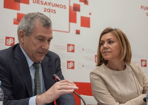 Cospedal anuncia la retirada de la Ley de Colegios Profesionales