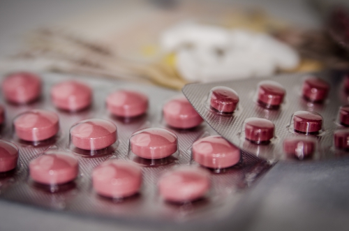 La Fundación Alternativas pide derogar el Real Decreto de prescripción enfermera