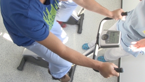 Los pacientes de Salud Mental se suben a la bicicleta gracias a la enfermería