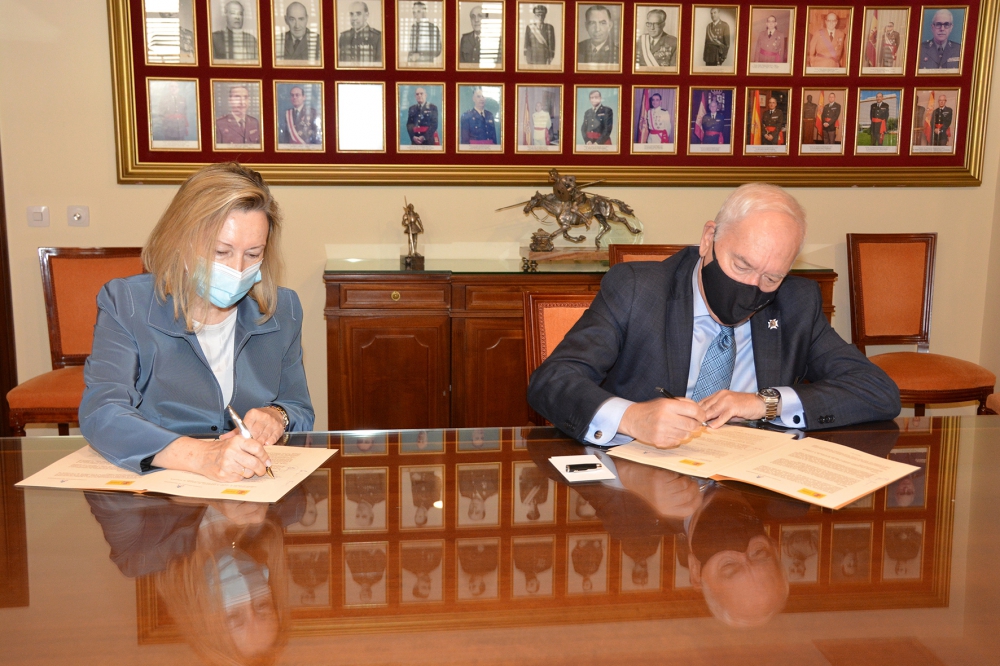 El CGE y Defensa firman un convenio para potenciar la enfermería militar y civil