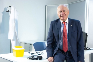 El presidente del Consejo General de Enfermería pide la designación de enfermeras como directoras generales de cuidados en el Ministerio de Sanidad y en catorce CC.AA.