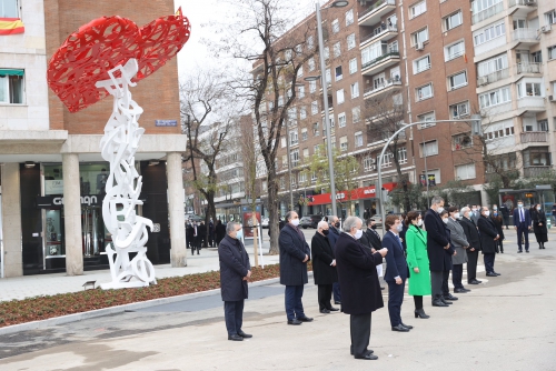 El árbol de la vida, una escultura que rinde homenaje a los sanitarios que lucharon y luchan contra la pandemia