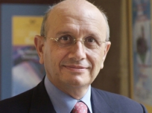 Máximo González Jurado, presidente del Consejo General de Enfermería