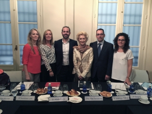 De derecha a Izquierda: Ana Alcocer, Natividad Leal, Alberto Lado, Pilar Fernández, José Luis Cobos y Elena García.
