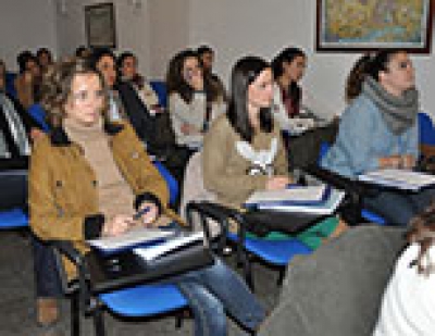 El Colegio de Enfermería de Córdoba está desarrollando esta semana en su sede el curso de Cuidados paliativos y tratamiento del dolor, que ha organizado en colaboración con la Escuela Internacional de Ciencias de la Salud.