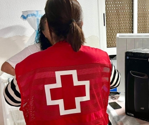 Las enfermeras dirigen sus esfuerzos en la adquisición y distribución de 300 deshumidificadores para las zonas más afectadas por la DANA