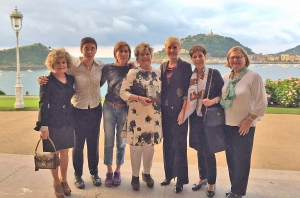 Le enfermera premiada, Ione Labaka, en el centro de la imagen.