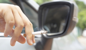El CGE insta al Ministerio de Sanidad a tramitar la reforma de la ley del tabaco para proteger a niños y adolescentes de los vaper y el humo en los coches