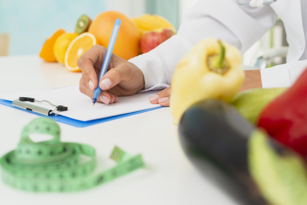 El CGE y AdENyD defienden las competencias de las enfermeras expertas en alimentación y nutrición