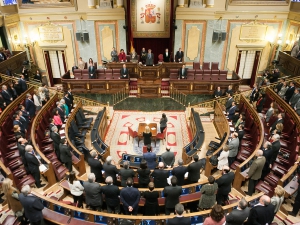 Mayoría parlamentaria contra el RD de prescripción enfermera