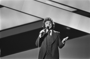 El representante español en Eurovisión 1976 humilla a la enfermería en Facebook