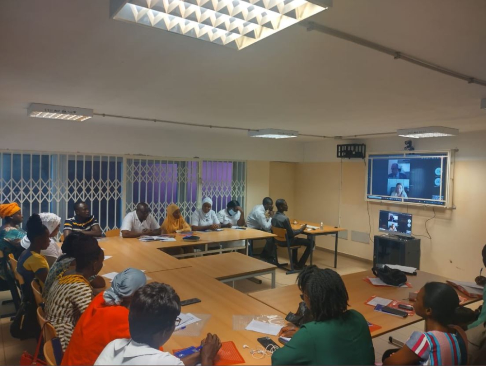 El CGE y Mujeres por África forman en ecografía obstétrica a enfermeras y matronas de Ghana