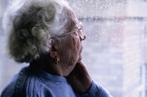 Un tercio de los pacientes crónicos mayores de 65 años vive solo