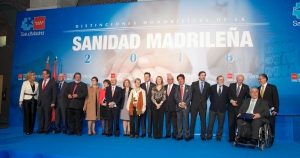 La Comunidad de Madrid reconoce la labor de cuatro enfermeros con la Cruz de Honor