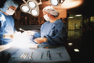 La lista de espera quirúrgica se sitúa en 552.016 pacientes en 2014, 5,7% menos con respecto a 2013