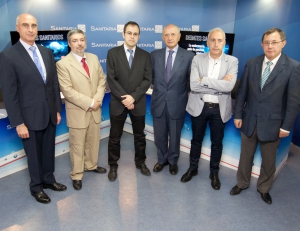 Jesus Sanz (ANDE), Fidel Rodríguez (SEEFYC), Javier Barbado (moderador), Máximo González Jurado (CGE), Rafael Reig (SATSE) y Juan José Jurado (FAECAP) 