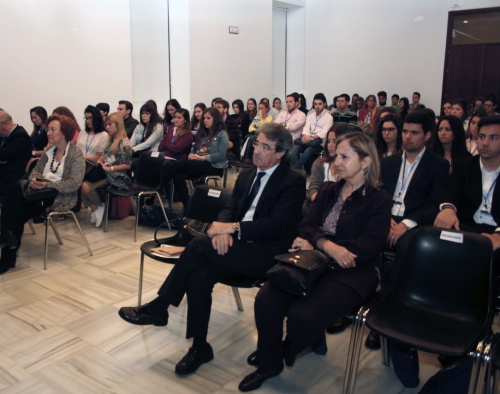 Alumnos de enfermería debaten en Cádiz sobre la importancia de la formación para la educación en salud