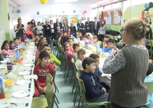 Enfermeras madrileñas enseñan a desayunar a más de 30.000 niños