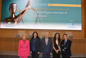 Las enfermeras recuerdan que los códigos deontológicos son herramientas clave en el cuidado y la seguridad del paciente