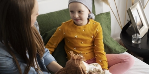 Apostar por enfermeras oncológicas mejora el bienestar emocional de los niños con cáncer y de sus familias
