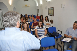 Enfermeras cordobesas profundizan en el mundo de la vacunología en la sede del colegio profesional