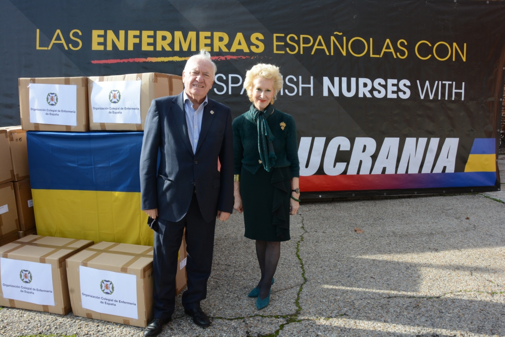 La Organización Colegial de Enfermería dona a Ucrania dos toneladas de ropa térmica