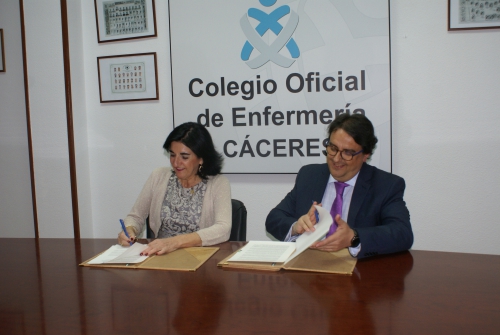 La Junta de Extremadura y el Colegio de Enfermería de Cáceres firman un convenio para la sostenibilidad de la Sanidad pública