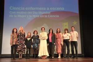 Las enfermeras ponen en pie al Reina Victoria en un espectáculo teatral que reivindica su rol fundamental en la investigación en salud