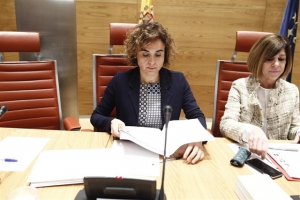 La ministra intenta camuflar la traición del PP a la prescripción enfermera como un “conflicto entre profesiones”
